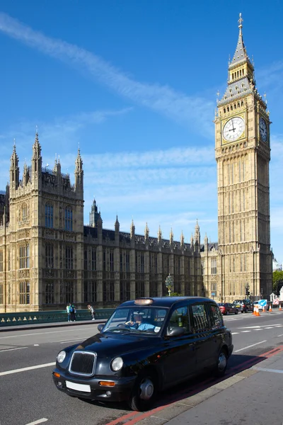 Táxi táxi perto de Big Ben — Fotografia de Stock