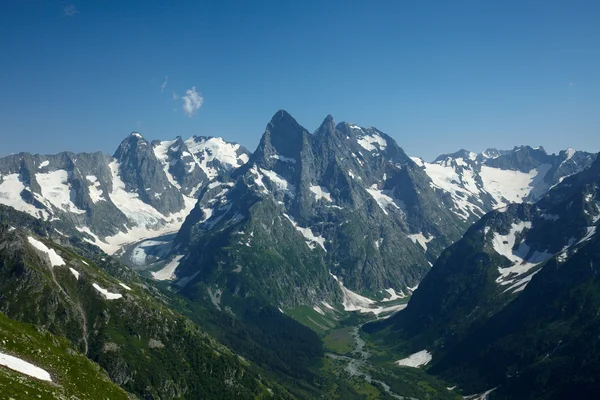 Yüksek dağlar vadi — Stok fotoğraf