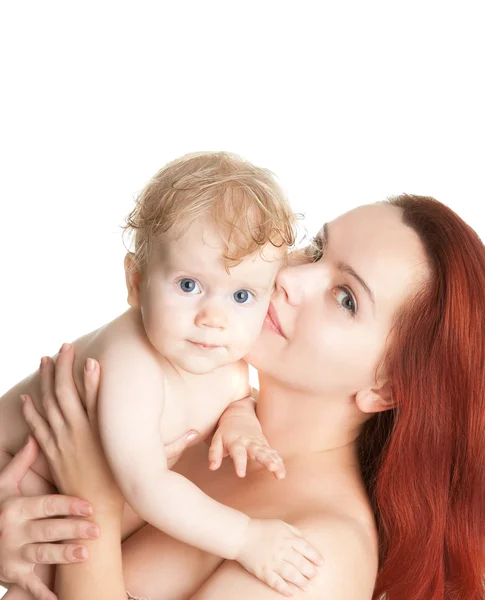 Mosolygós baba és az anya, fürdés után — Stock Fotó