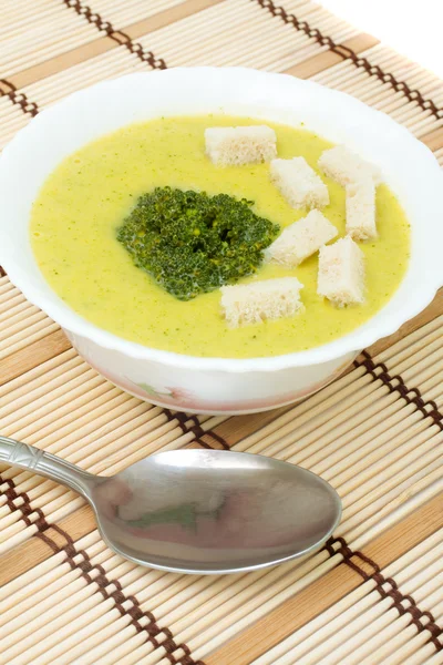 Minestra di purea con broccoli e crostini — Foto Stock