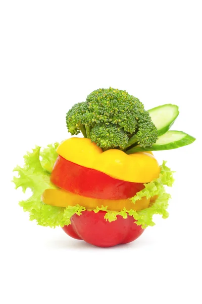 Mischung aus frischem Gemüse isoliert auf weiß — Stockfoto