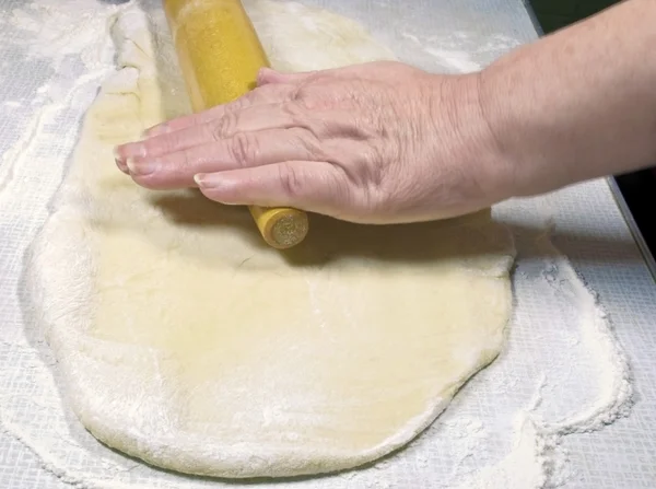 Cook rolled dough — Stock Photo, Image