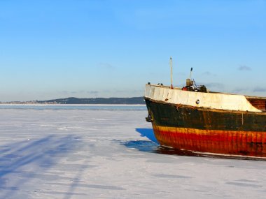 buzun içinde gemi