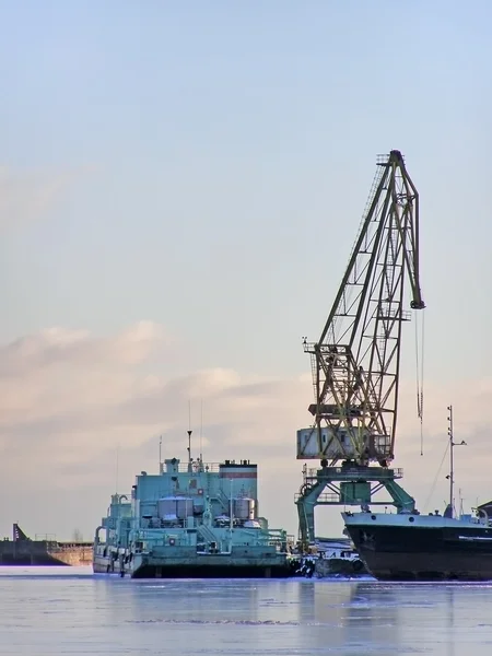 Winter port with crane — Stock Photo, Image