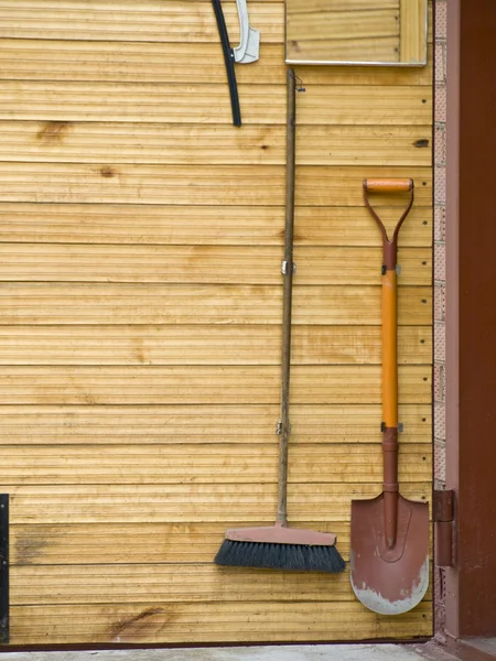 Shovel and broom — Stock Photo, Image