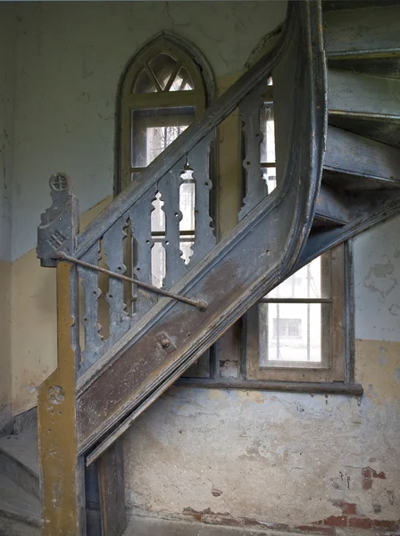旧螺旋楼梯 — 图库照片