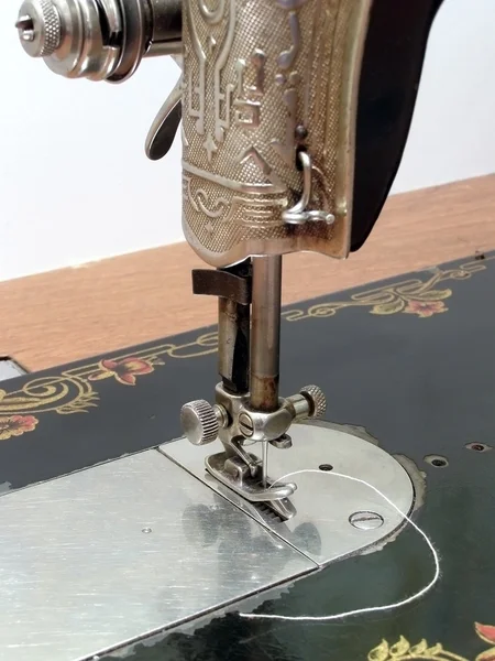 오래 된 재봉틀 — 스톡 사진