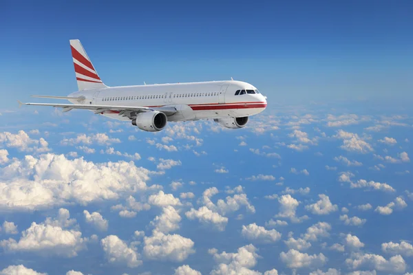 Flygplan i luften - Passagerarflygplan — Stockfoto