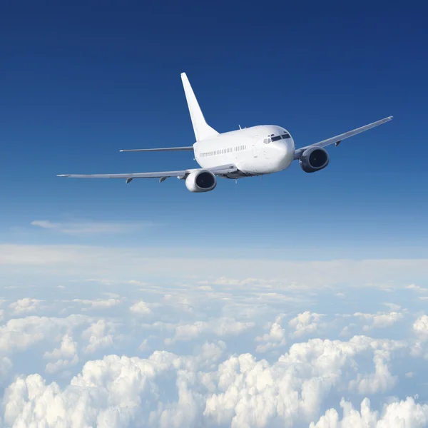Flugzeug am Himmel - Passagierflugzeug — Stockfoto