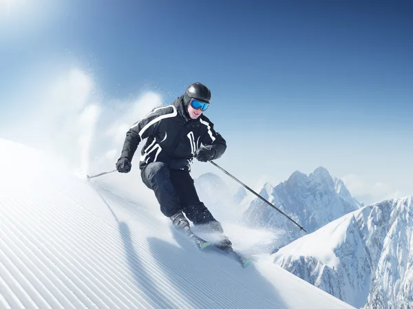 Skieur en haute montagne — Photo