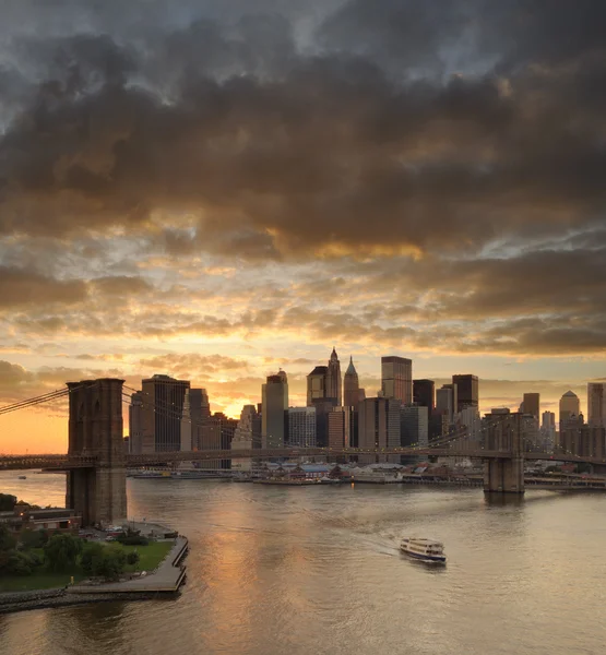 Big apple na zonsondergang - new york manhat — Stockfoto