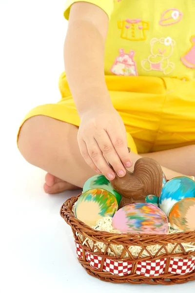 Ovos de Páscoa e frango de chocolate — Fotografia de Stock