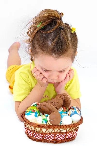 复活节彩蛋和巧克力动物 — 图库照片