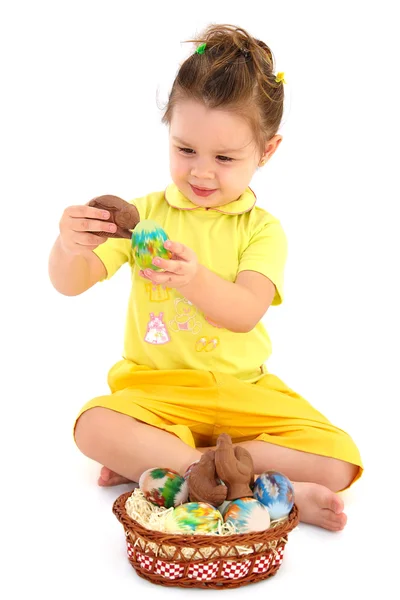 Menina com ovos de Páscoa — Fotografia de Stock