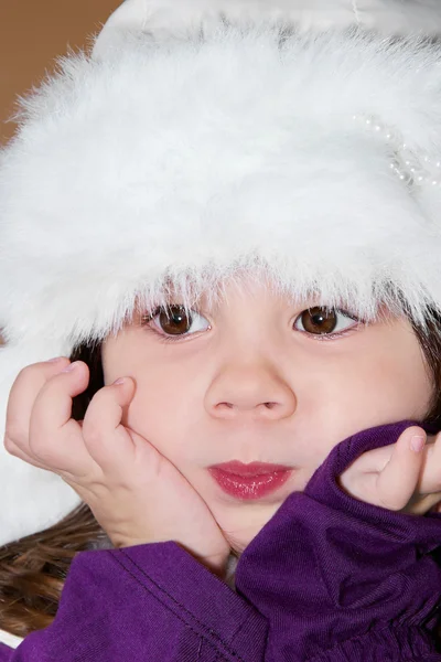 Dívka v kožešinové čepici — Stock fotografie