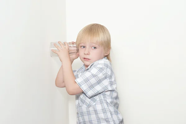 Špionážní dítě — Stock fotografie