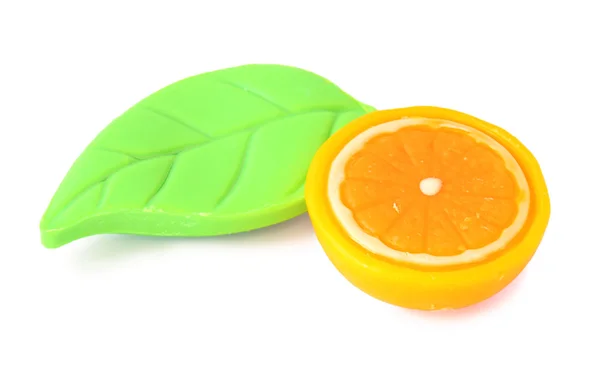Декоративне мило: апельсин і лист — стокове фото