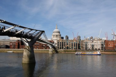 Millenium bridge Londra (Birleşik Krallık)