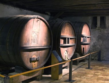 Şarap fıçıları