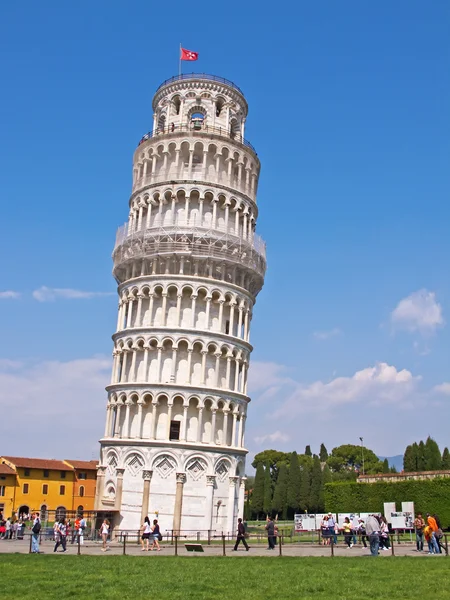 Det lutande tornet i Pisa — Stockfoto