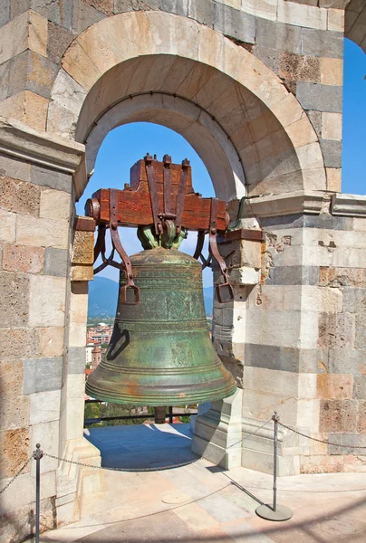 Olbrzymi dzwon — Zdjęcie stockowe