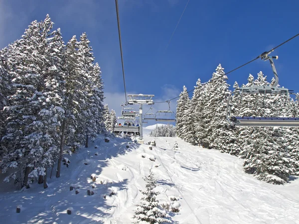Skiing lift — Stock Photo, Image