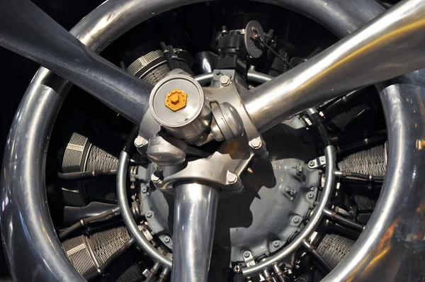 Античный авиационный двигатель — стоковое фото