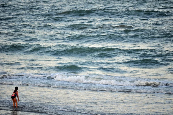Girl in the beach — Stock Photo, Image