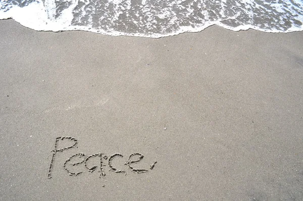 写在沙滩上的和平 — 图库照片