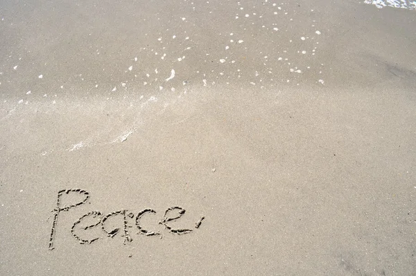 Paz Escrito na Areia — Fotografia de Stock