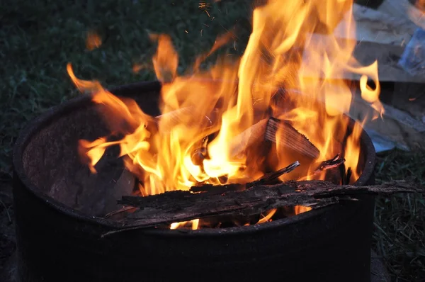 Płomienie ogniska — Zdjęcie stockowe