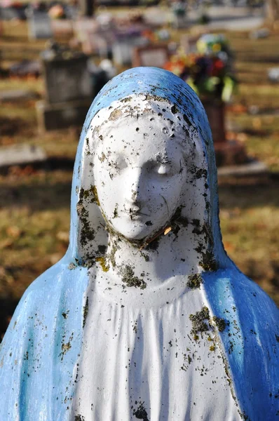 Gravesite - Estátua de Maria - close-up — Fotografia de Stock