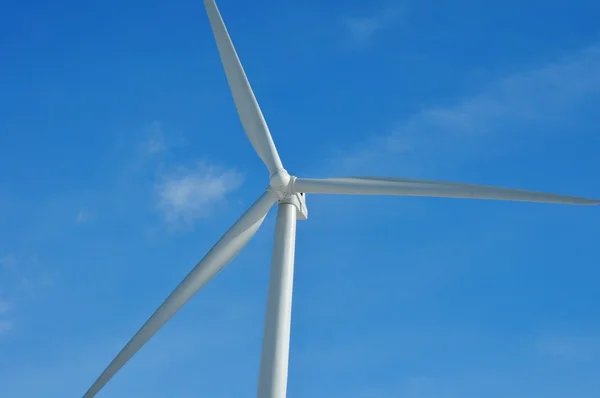 Nahaufnahme Von Windkraftanlagen — Stockfoto