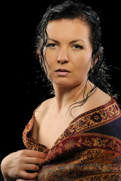 Портрет російських приваблива жінка з шаль — стокове фото