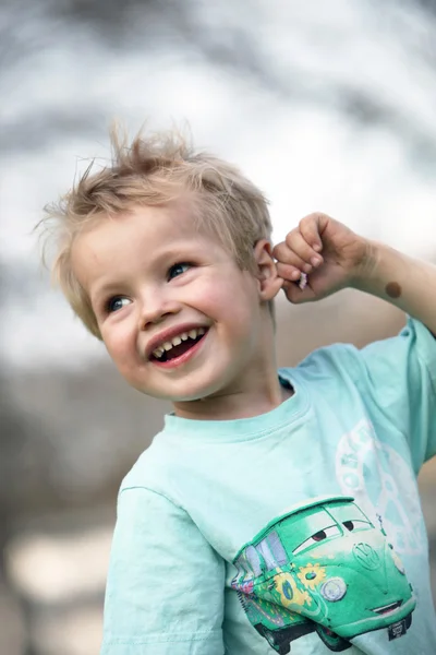 A happy little boy — Stock Photo, Image