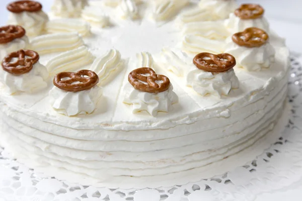プレッツェルのクリーム ケーキ — ストック写真