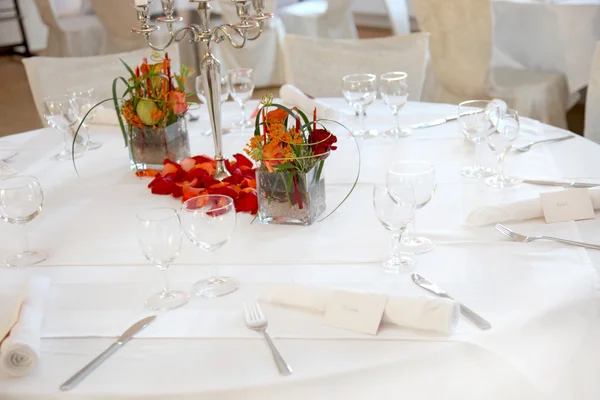 Festligt bord i restaurangen — Stockfoto