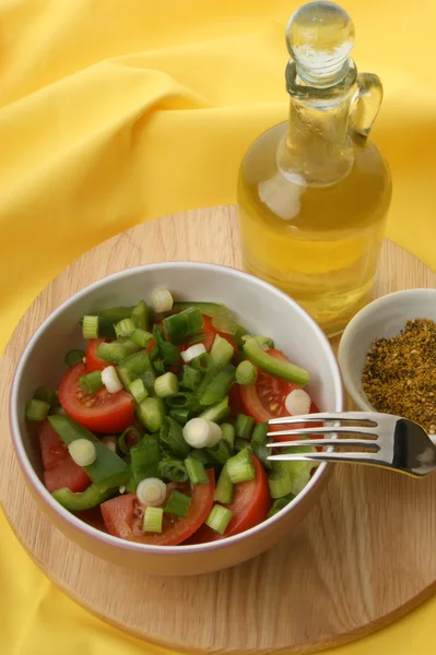 Mediterraner Salat mit Tomaten — Stockfoto