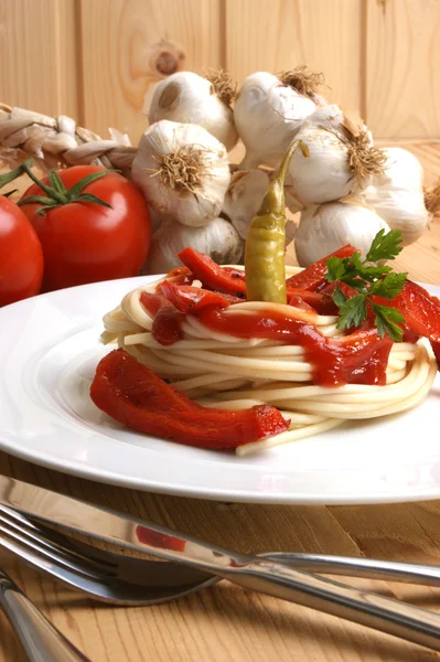 Espaguete com páprica orgânica — Fotografia de Stock