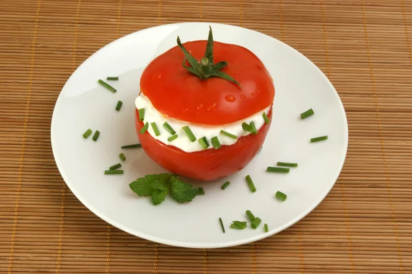 Ντομάτα με τυρί cottage lowfat — Φωτογραφία Αρχείου