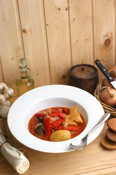 Çorba, patates ve kırmızı pul biber — Stok fotoğraf