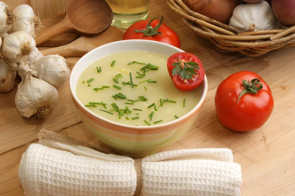 Deliciosa sopa de papa en un tazón —  Fotos de Stock