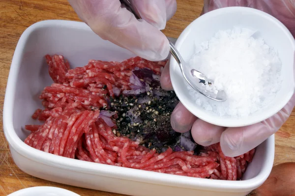 Maak thuis gemaakt varkensvlees tatar — Stockfoto