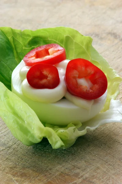 有機性サラダ ピリ辛卵 — ストック写真