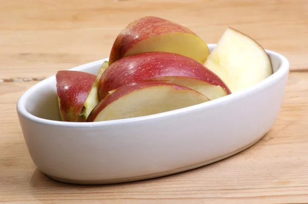 Gesneden organische apple — Stockfoto