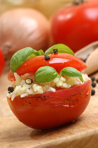 Etwas gegrillte Bio-Tomaten — Stockfoto
