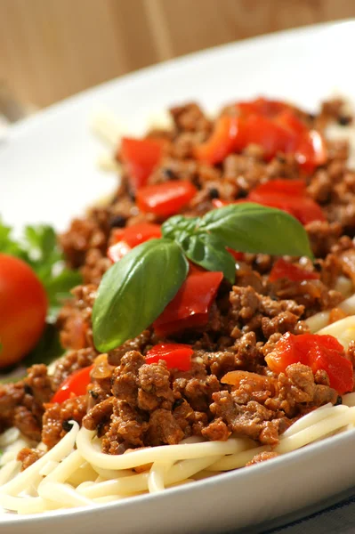 Kıyma soslu spagetti — Stok fotoğraf