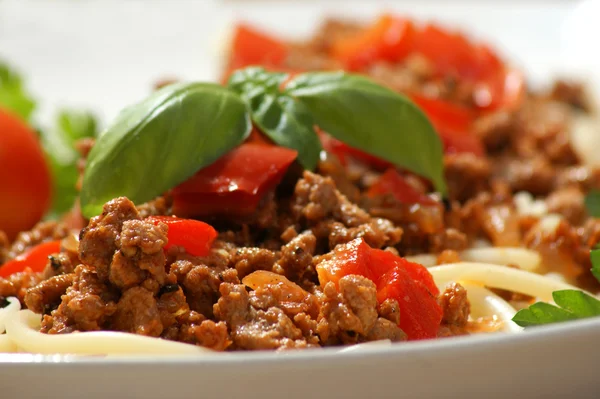 Spaghete cu sos de carne tocată — Fotografie, imagine de stoc