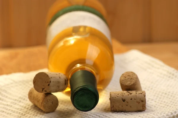 Tatlı ev yapımı şarap şişe — Stok fotoğraf