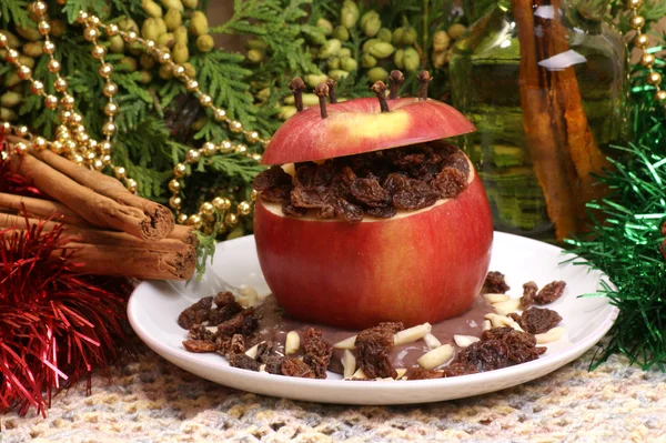 Ev yapımı çikolatalı puding ile pişmiş elma — Stok fotoğraf